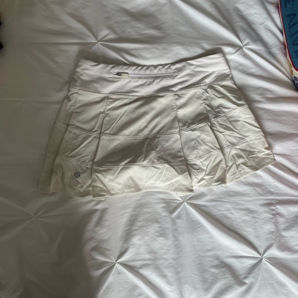 White Lululemon tennis skirt - Picture 2 of 7